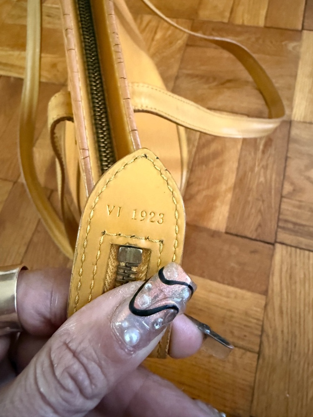 Yellow epi saint jacques Louis Vuitton bag - Picture 10 of 14